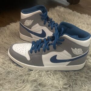 Air Jordan 1 ‘Mid’ True Blue